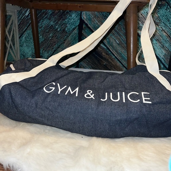 Gym & Juice Gym Bag - Picture 2 of 7